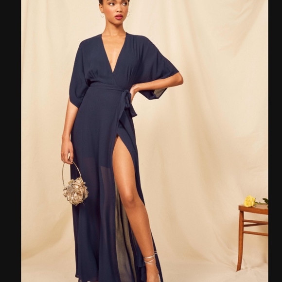 Beautiful Never Worn Reformation Winslow Navy Wrap Dress (Medium) - Picture 4 of 7